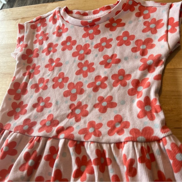 🔆 Bundle items 6 for $30 Cat & Jack Floral T-Shirt - Picture 3 of 5